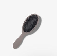 Load image into Gallery viewer, Bethany Trail Detangler Brush