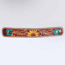 Load image into Gallery viewer, Rodeo Floral Bracelet