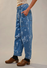 Load image into Gallery viewer, West Texas Barrel Jeans